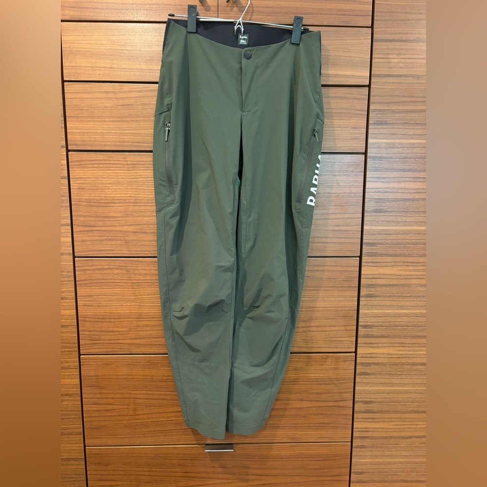Rapha Women’s MTB Trail Pants in size Small, olive green. In perfect condition! - Picture 7 of 13